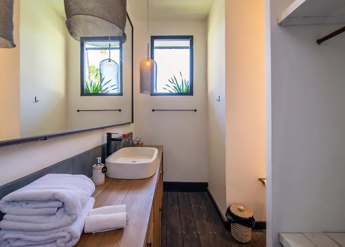 Villa Lileo - Stunning & Bright Luxury 4br 5 Minutes To Berawa Canggu, Perfect For A Relaxing Getaway Canggu (Bali)