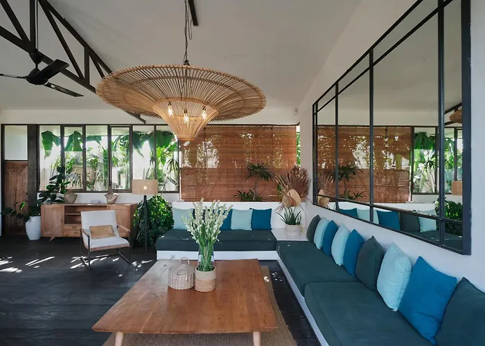 Lileo - Stunning & Bright Luxury 4br 5 Minutes To Berawa Canggu, Perfect For A Relaxing Getaway Villa