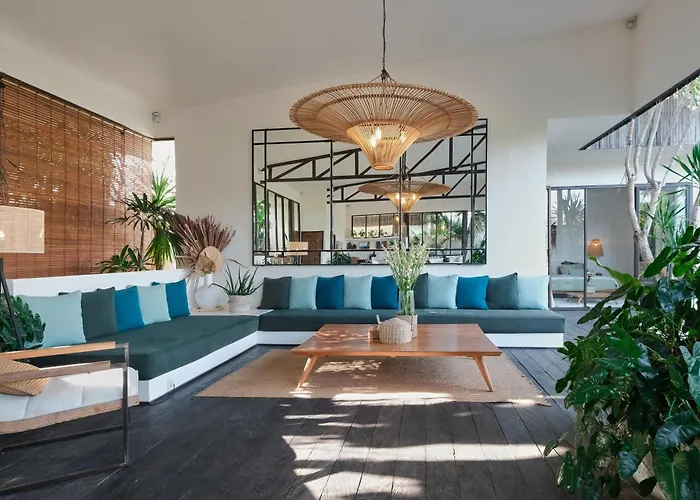 Lileo - Stunning & Bright Luxury 4br 5 Minutes To Berawa Canggu, Perfect For A Relaxing Getaway